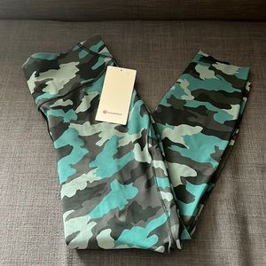 Lululemon Base Pace HR 25” size 12